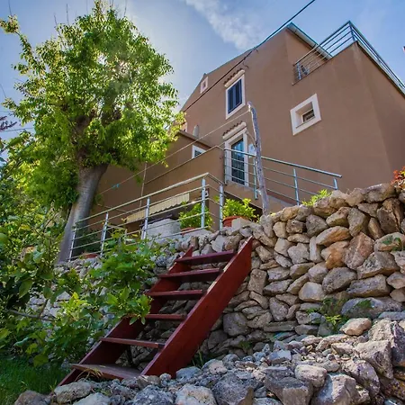 And Surdic Pensionat 3*