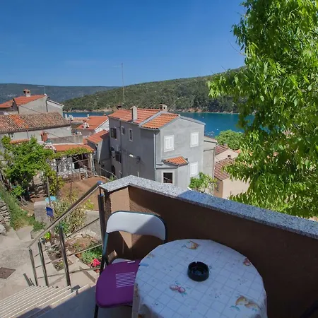 Surdić 3* Valun