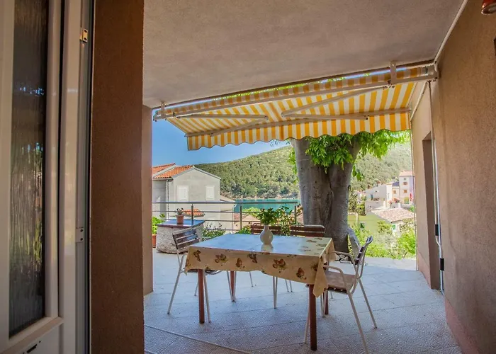 Apartment&room Surdić 3* Valun