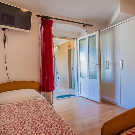 Guest house Surdic 3*